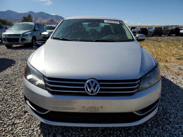 1VWAT7A33FC060307 - 2015 VOLKSWAGEN PASSAT S SILVER photo 5