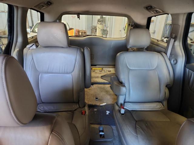 5TDZK22C19S272068 - 2009 TOYOTA SIENNA XLE WHITE photo 10