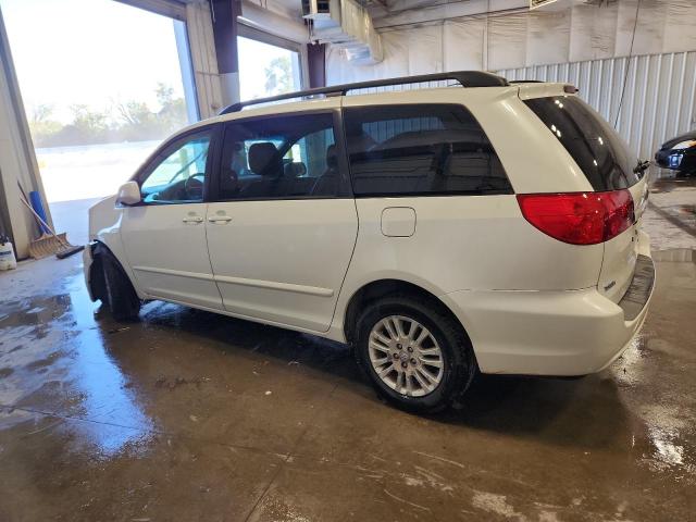 5TDZK22C19S272068 - 2009 TOYOTA SIENNA XLE WHITE photo 2