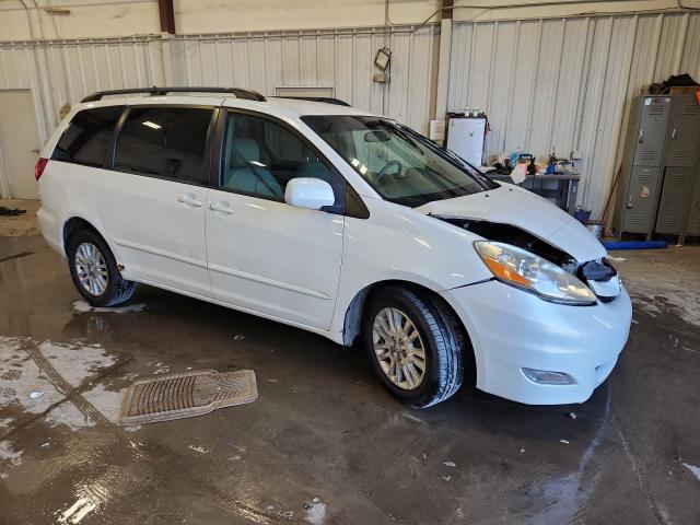 5TDZK22C19S272068 - 2009 TOYOTA SIENNA XLE WHITE photo 4