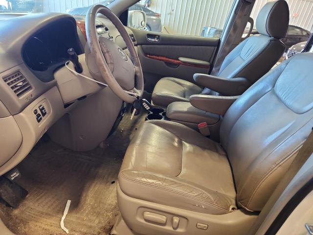 5TDZK22C19S272068 - 2009 TOYOTA SIENNA XLE WHITE photo 7