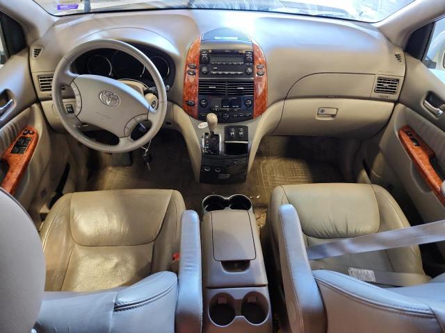 5TDZK22C19S272068 - 2009 TOYOTA SIENNA XLE WHITE photo 8