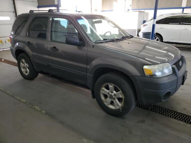 1FMYU931X5KA56762 - 2005 FORD ESCAPE XLT Beżowy zdjęcie 4