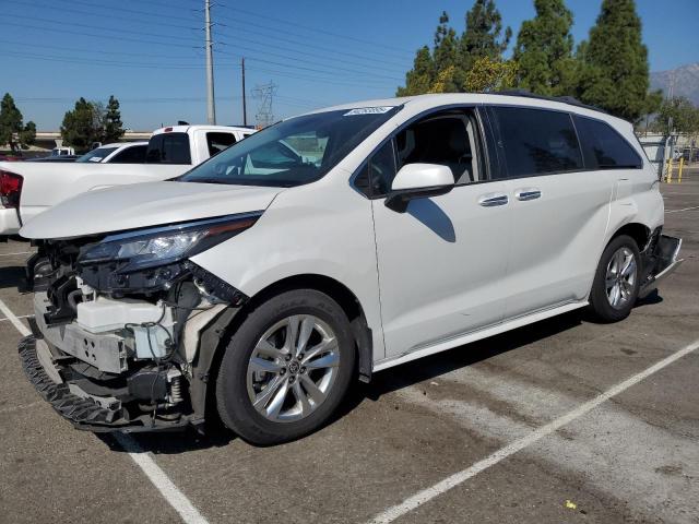2022 TOYOTA SIENNA XLE, 