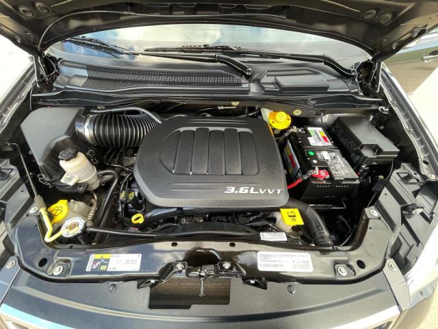 2C4RC1CGXFR601038 - 2015 CHRYSLER TOWN & COU TOURING L GRAY photo 7