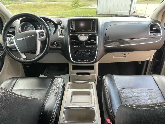 2C4RC1CGXFR601038 - 2015 CHRYSLER TOWN & COU TOURING L GRAY photo 9