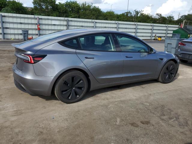 5YJ3E1EA0RF858041 - 2024 TESLA MODEL 3 银色 照片 3