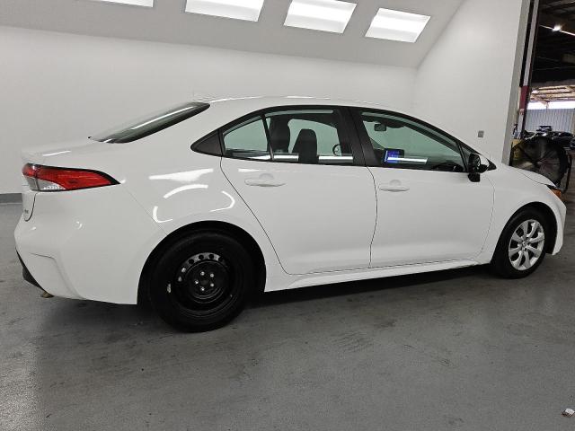 5YFB4MDE4PP032685 - 2023 TOYOTA COROLLA LE WHITE photo 3