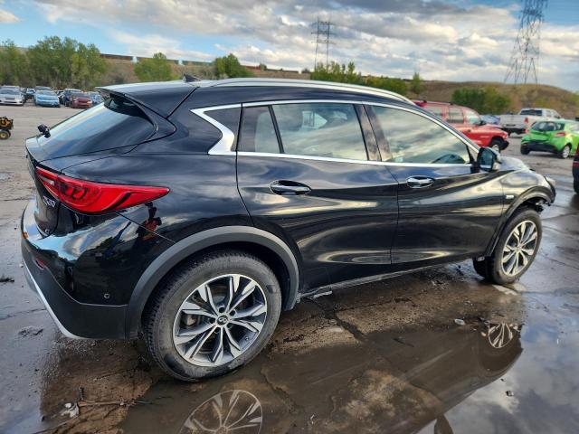 SJKCH5CR1HA026400 - 2017 INFINITI QX30 BASE 黑色 照片 3