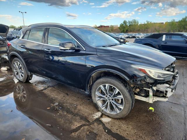 SJKCH5CR1HA026400 - 2017 INFINITI QX30 BASE 黑色 照片 4