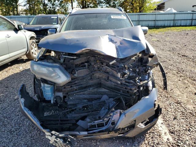 KNMAT2MVXJP512158 - 2018 NISSAN ROGUE S Grau Foto 5