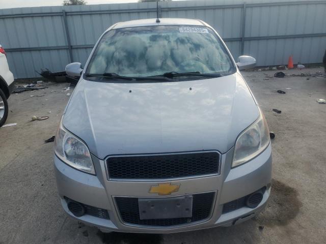 KL1TD66E39B658850 - 2009 CHEVROLET AVEO LS SILVER photo 5