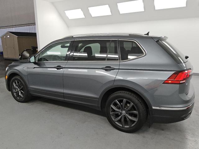 3VV3B7AX5NM096869 - 2022 VOLKSWAGEN TIGUAN SE ნაცრისფერი ფოტო 2