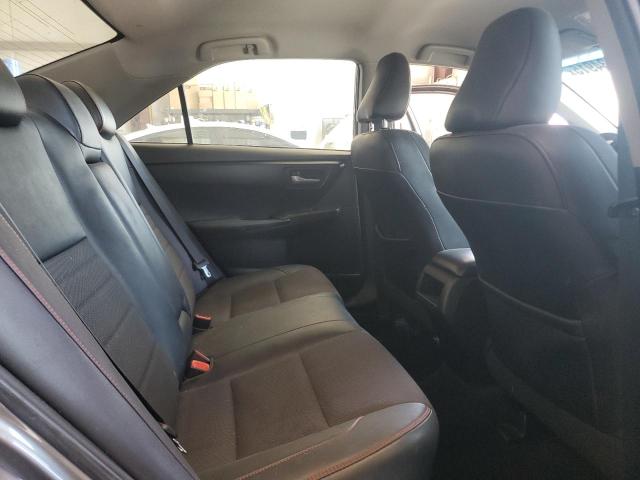 4T1BF1FK6HU369337 - 2017 TOYOTA CAMRY LE ნაცრისფერი ფოტო 10