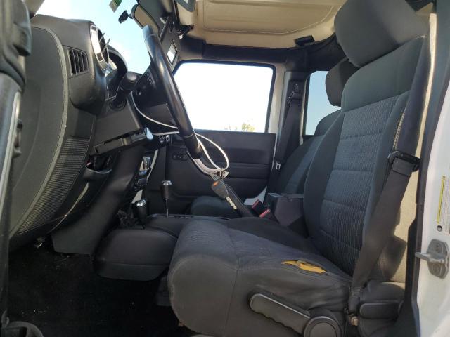 1J4BA5H19BL567318 - 2011 JEEP WRANGLER U SAHARA WHITE photo 7