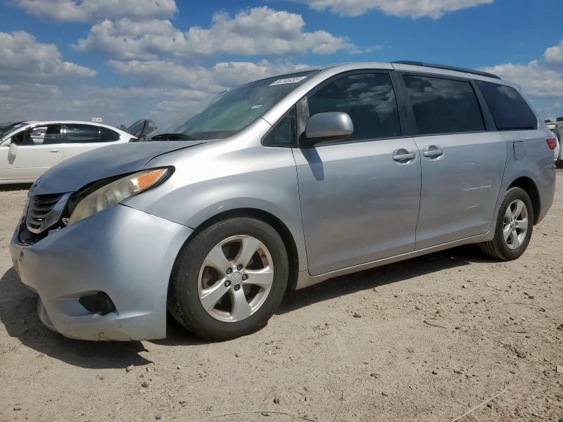 2015 TOYOTA SIENNA LE, 
