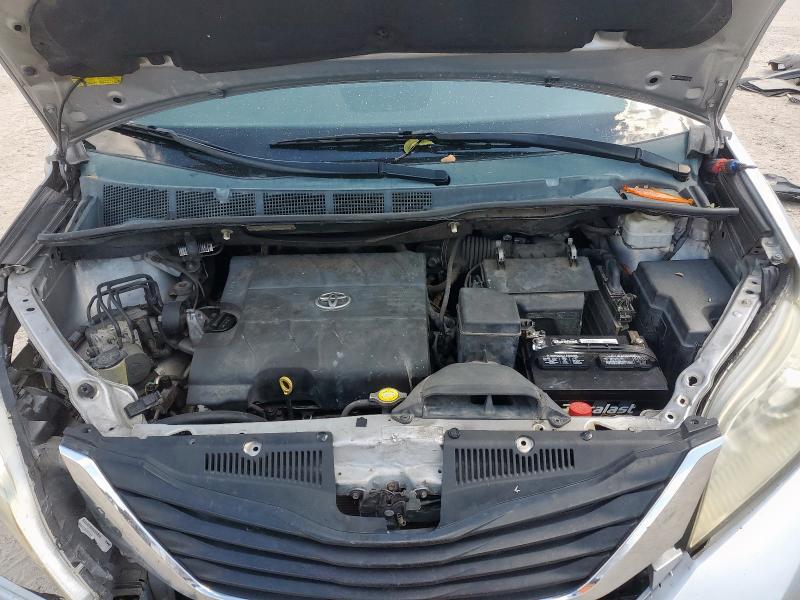 5TDKK3DC0FS543654 - 2015 TOYOTA SIENNA LE SILVER photo 12