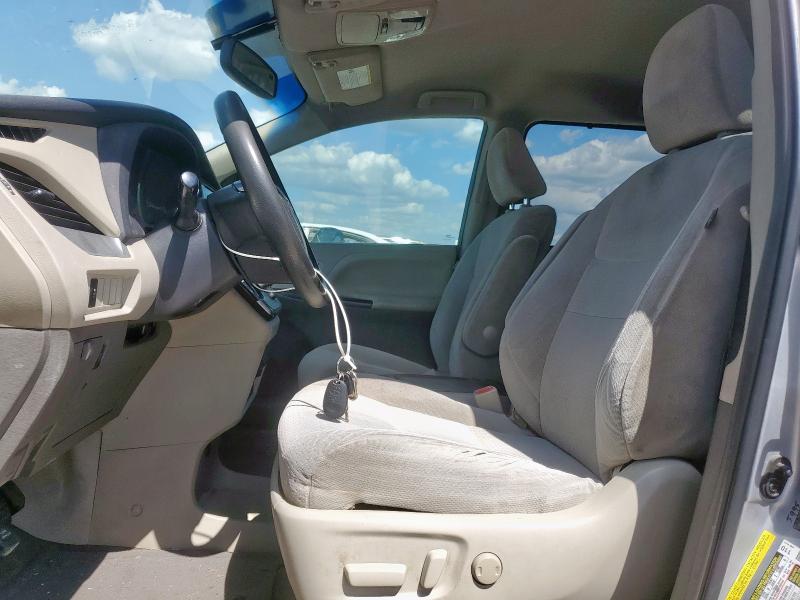 5TDKK3DC0FS543654 - 2015 TOYOTA SIENNA LE SILVER photo 7