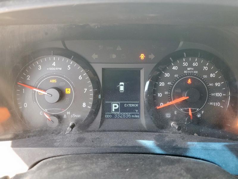 5TDKK3DC0FS543654 - 2015 TOYOTA SIENNA LE SILVER photo 9