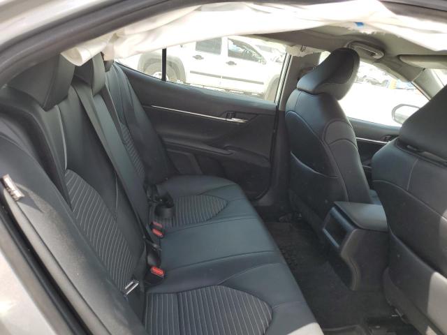 4T1T11AK0NU058685 - 2022 TOYOTA CAMRY SE SILVER photo 10