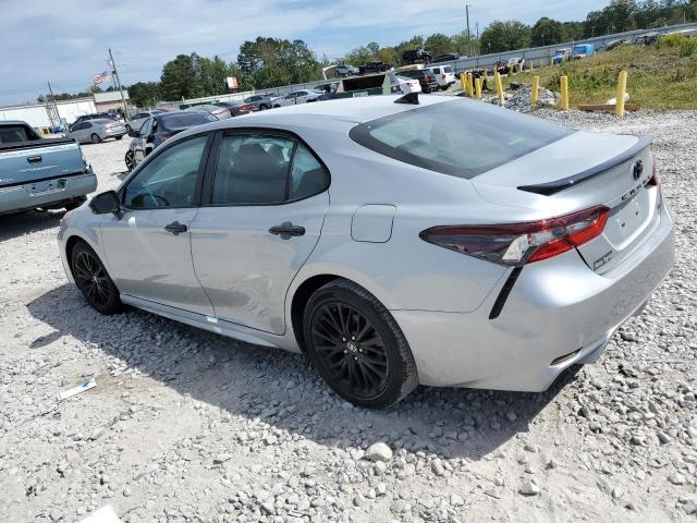 4T1T11AK0NU058685 - 2022 TOYOTA CAMRY SE SILVER photo 2