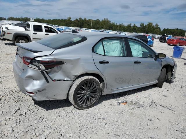 4T1T11AK0NU058685 - 2022 TOYOTA CAMRY SE SILVER photo 3