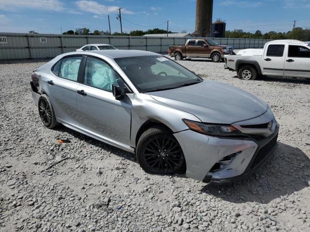 4T1T11AK0NU058685 - 2022 TOYOTA CAMRY SE SILVER photo 4