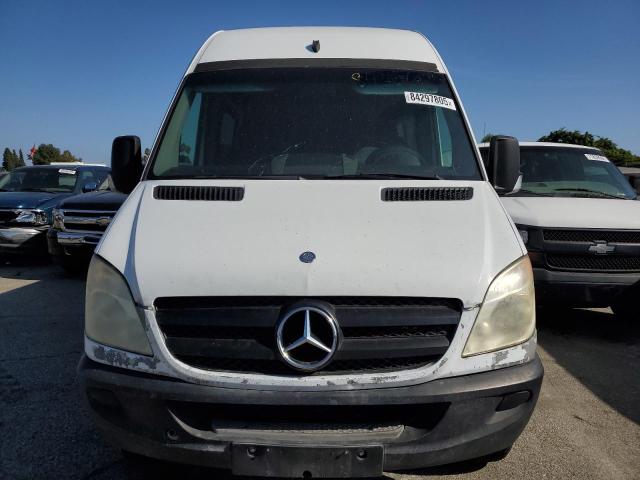WDYPE8CC4B5509216 - 2011 MERCEDES-BENZ SPRINTER 2500 თეთრი ფოტო 5