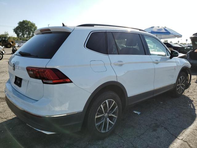 3VV3B7AX2LM055564 - 2020 VOLKSWAGEN TIGUAN SE أبيض صورة 3
