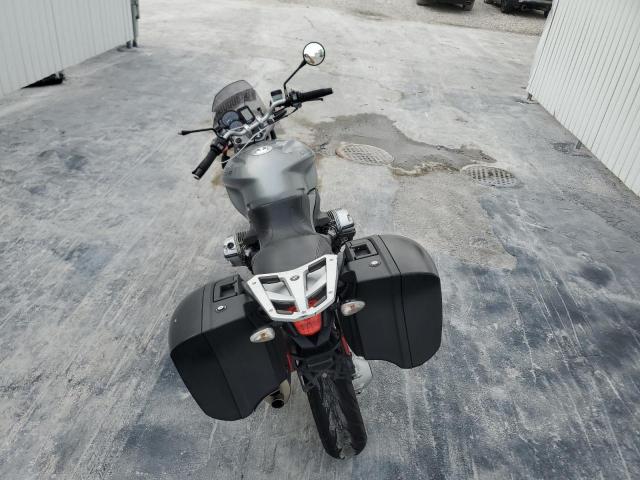 WB10398067ZS25333 - 2007 BMW R1200 R SILVER photo 6