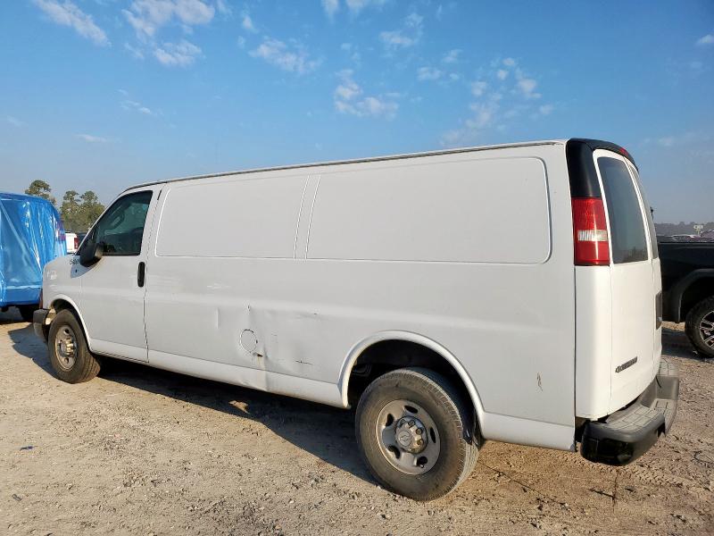 1GCZGHFG7J1165402 - 2018 CHEVROLET EXPRESS G3 WHITE photo 2