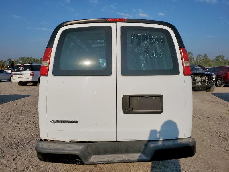 1GCZGHFG7J1165402 - 2018 CHEVROLET EXPRESS G3 WHITE photo 6
