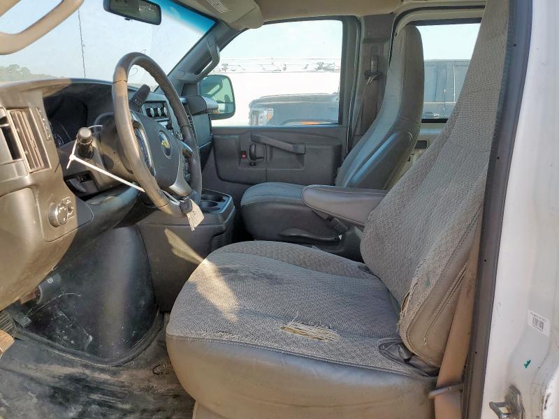 1GCZGHFG7J1165402 - 2018 CHEVROLET EXPRESS G3 WHITE photo 7