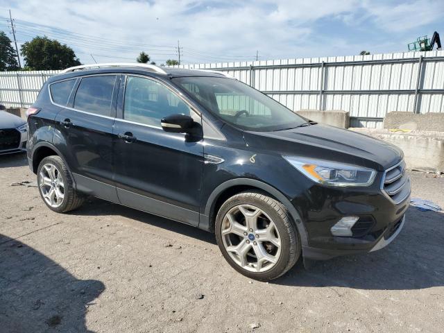 1FMCU9J95JUD09939 - 2018 FORD ESCAPE TITANIUM Czarny zdjęcie 4