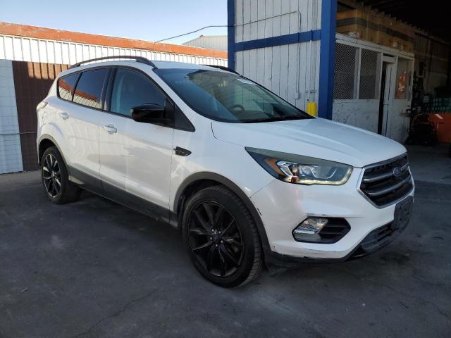 1FMCU9G96HUA94752 - 2017 FORD ESCAPE SE Белый фото 4