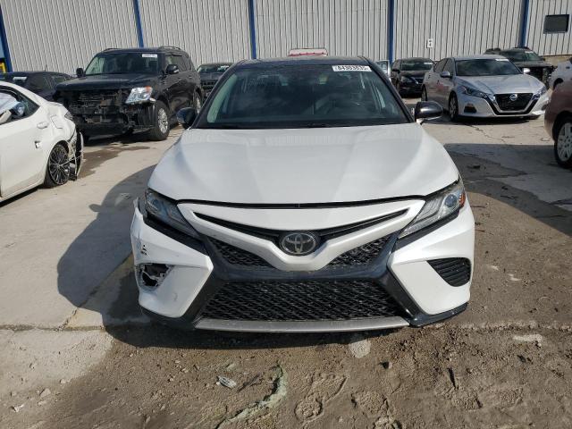 4T1B61HK4KU276305 - 2019 TOYOTA CAMRY XSE თეთრი ფოტო 5