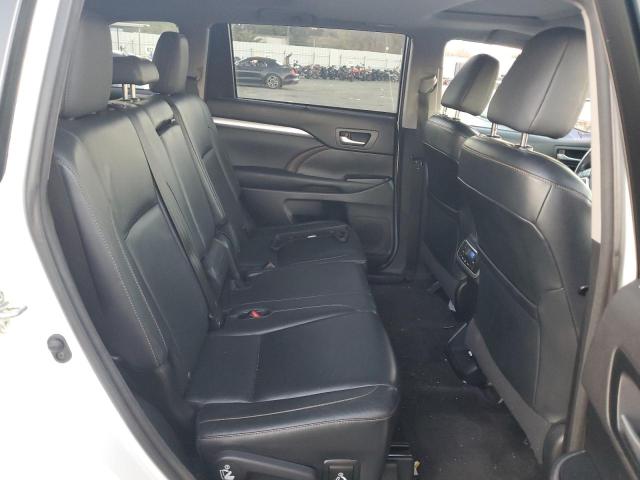 5TDKKRFH4FS092420 - 2015 TOYOTA HIGHLANDER XLE WHITE photo 11