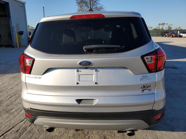 1FMCU0G93KUB66512 - 2019 FORD ESCAPE SE Silber Foto 6