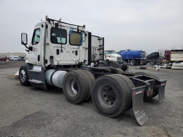 3AKJGEDV2HSHT9299 - 2017 FREIGHTLINER CASCADIA 1 WHITE photo 3