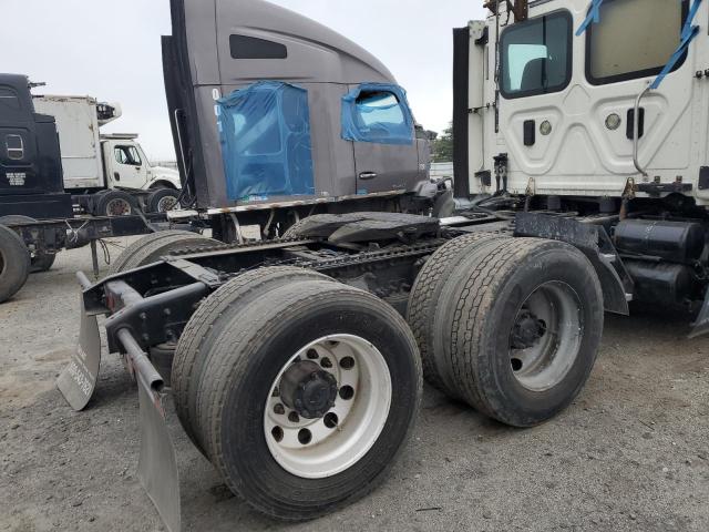 3AKJGEDV2HSHT9299 - 2017 FREIGHTLINER CASCADIA 1 WHITE photo 6