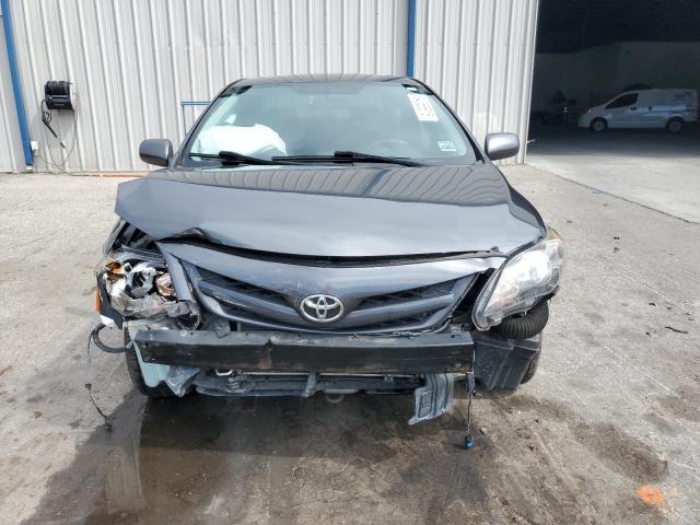 2T1BU4EE9DC076949 - 2013 TOYOTA COROLLA BASE 灰色 照片 5