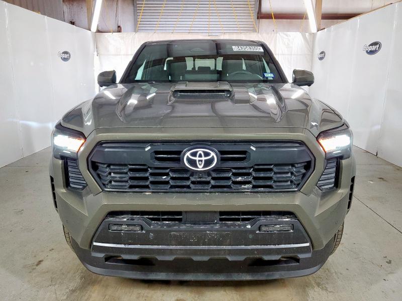 3TMKB5FN5SM035975 - 2025 TOYOTA TACOMA DOUBLE CAB 金色 照片 5