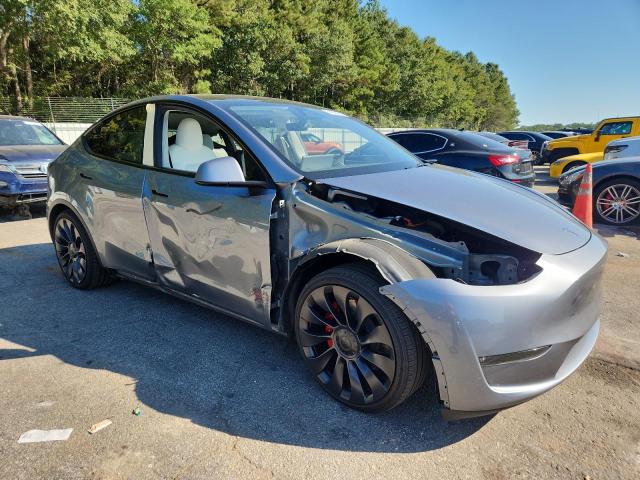 7SAYGDEF7RA288942 - 2024 TESLA MODEL Y GRAY photo 4