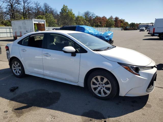 JTDEPMAEXMJ183572 - 2021 TOYOTA COROLLA LE WHITE photo 4