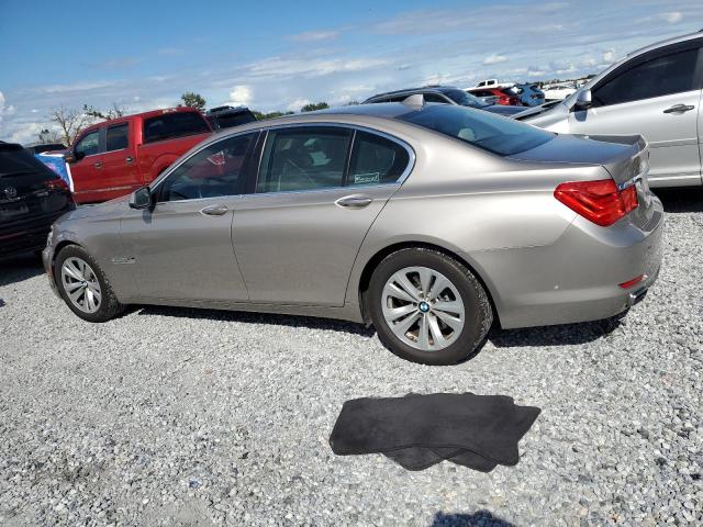 WBAKA4C58BC612403 - 2011 BMW 740 I GOLD photo 2