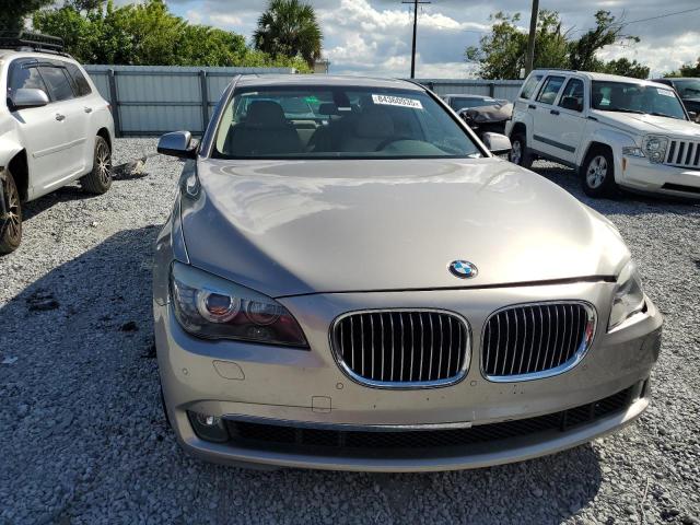 WBAKA4C58BC612403 - 2011 BMW 740 I GOLD photo 5