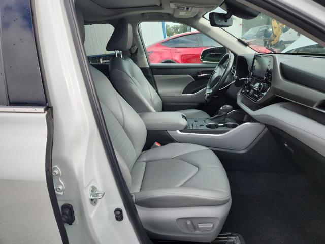 5TDHZRAH0NS554127 - 2022 TOYOTA HIGHLANDER XLE WHITE photo 7