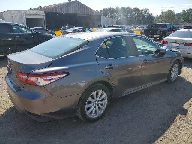 4T1B11HK3JU056859 - 2018 TOYOTA CAMRY L GRAY photo 3