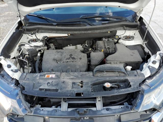 JA4AD3A39JZ034965 - 2018 MITSUBISHI OUTLANDER SE 白色 照片 12