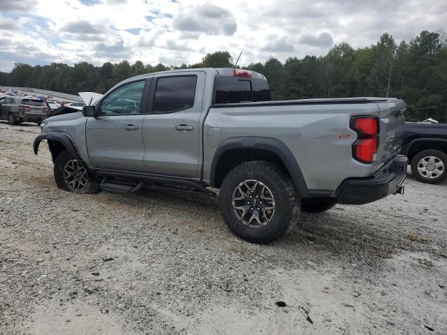1GCPTFEK0R1104563 - 2024 CHEVROLET COLORADO ZR2 GRAY photo 2